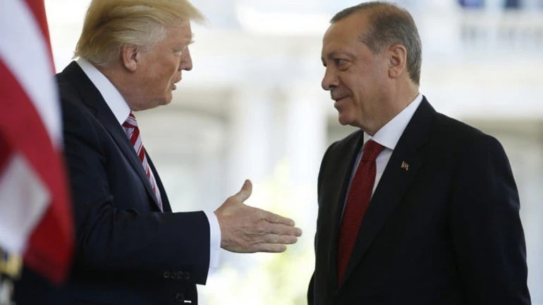 Εντός ωρών τηλεφωνική συνομιλία Τραμπ – Ερντογάν